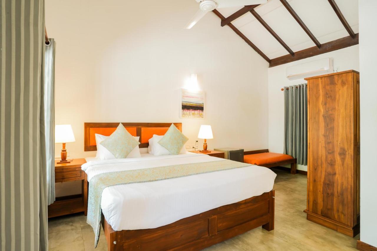 Malala Retreat Hotel Hambantota Exterior photo
