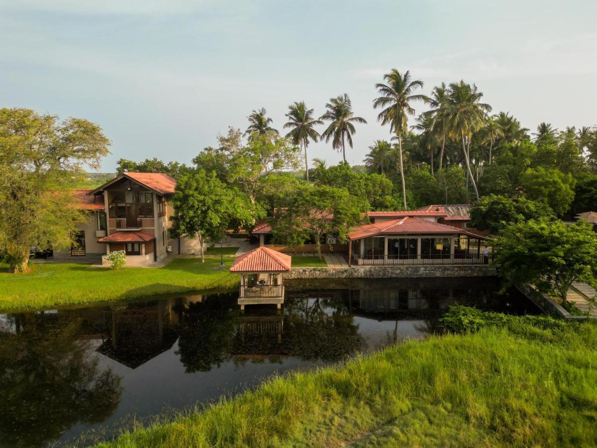 Malala Retreat Hotel Hambantota Exterior photo